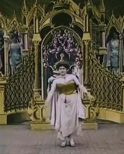 Georges Méliès‘ “The Kingdom of the Fairies” (Le Royaume des Fées), 1903. . . . #georgesmelies #silentfilm #silentmovies #frenchfilm #1900s
