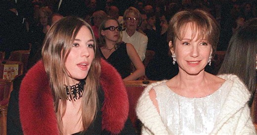 "On s'était engueulées" : Mathilde Seigner, que Nathalie Baye considérait comme sa "deuxième fille", confie ses regrets