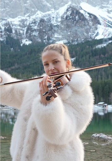 Experience Conquest of Paradise with Violin Magic