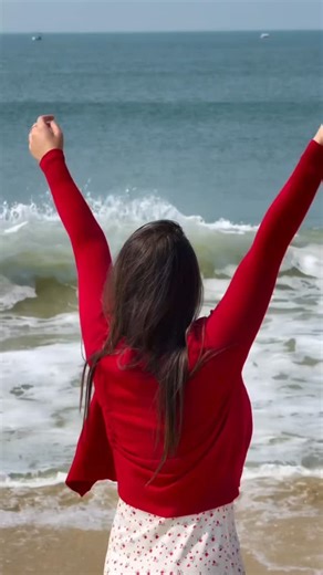 Alia Verma on Instagram: "🌊🏖️⛱️"