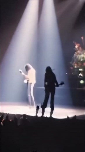 Van Halen Live: DOA Encore ! This is it Fresno! 1979!