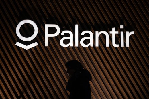 Why Is Palantir Stock Falling, and Should You Buy the Dip? | The Motley Fool