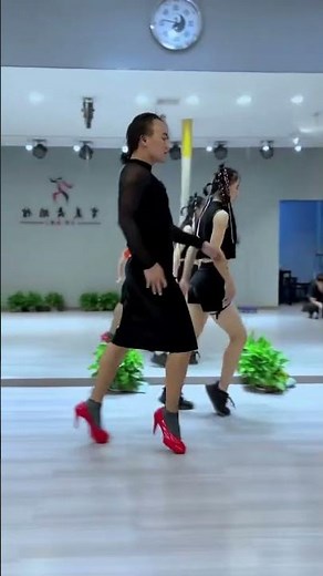 Breakdance Footwork Tutorial | Learn the Basics | #shorts #shortsviral #youtubeshorts