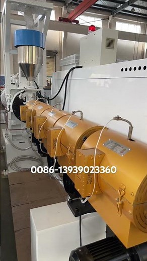 Plastic pipe line / extruder