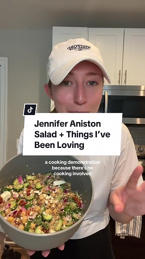 JENNIFER ANISTON SALAD DEETS 👇🏻 Mix all ingredients in a large bowl: 1.5 cups quinoa 1 can chickpeas 1 cup cucumber, chopped 1/2 red onion, chopped 1/2 cup pistachios, chopped 1/4 cup sundried tomatoes 1 cup feta cheese Handful of chopped parsley (if desired) Dressing: 1/2 cup olive oil, 1/2 cup lemon juice, 1 tbs minced garlic, salt pepper to taste (mix separately then add to salad) ENJOY!!!!! ☀️🥒🤗 @Neuro Gum #jenniferaniston #salad #easyrecipe #mealprep #thingsilove