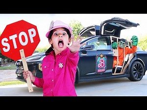 Barbie Police Ellie & Andrea on Patrol and Saves the Day! - Videos For Kids