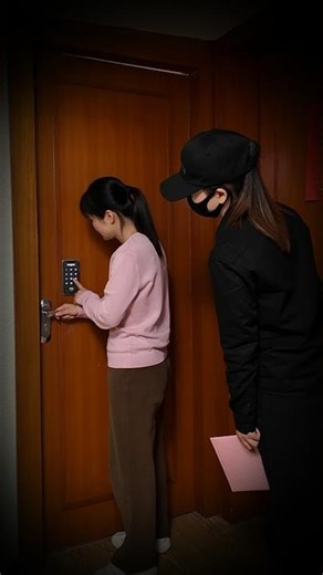 This gadget blocked a stranger’s intrusion.#shorts