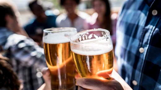 Number of pints drunk at Aussie pubs plummets amid warnings tax freeze may not be enough