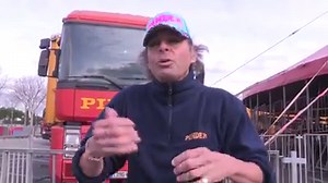 2.4M views · 10K reactions | Ces circassiens n'ont que 4 heures pour monter leur chapiteau de plus de 20 mètres de haut... | w4tch tv | Facebook