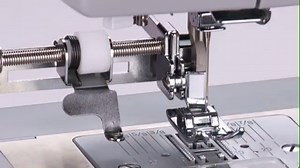 SINGER® Circular Stitch Attachment Tutorial www.singer.com #sewinglove #easysewing #sewing #diy #singer #sewingaddict #singermiddleeast #Singer_Africa #خياطة #ماكينات_خياطة #تصميم #تفصيل #ابداع | Singer Africa Middle East Ltd.