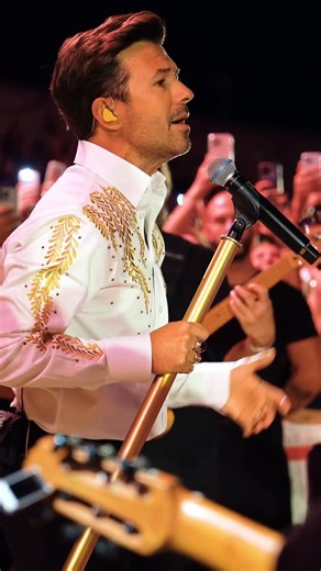 Yalın | Bilenler?🌼 #BirBüyülüGece | Instagram