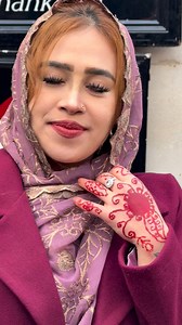 4K views · 40 reactions | Beautiful woman with hand tattoos #horseguards #posing #tourist #kingsguard #beautiful | Mark around london | Facebook