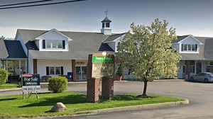 Country Peddlers in West Seneca sold for $915,000