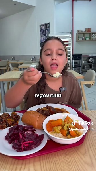 שואלים מה כוללת העסקית שלנו? בואו תראו – תתאהבו. רק תזכרו לעקוב 😉 📍 כתובת המסעדה: רח׳ האתגר 5, טירת הכרמל דוכני אוכל לשישי: קניון חיפה | קניון עתלית | טירת הכרמל 📞 להזמנות ושאלות זמינים עבורכם - 054-2615464 המסעדה וכל דוכני האוכל כשרים #אוכל #אוכלביתי #קייטרינג #מסעדה @Vision Media | שיווק עסקים