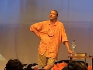 Franck Lepage et l'eau en bouteille. De l'humour tout en militant :) | Permavenir