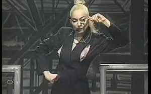 【差点要被抓走的现场片段】Madonna - Blond Ambition World Tour Live from Toronto 1990.05.27