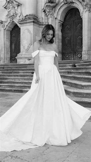 Truvelle | For modern brides on Instagram: "Strapless bodice, front cowl, basque waist, textured jacquard. Adelina is elegance embodied ✨"