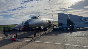 English Electric Canberra getting ready to leave IWM Duxford | Keith Jones Airshow Videos