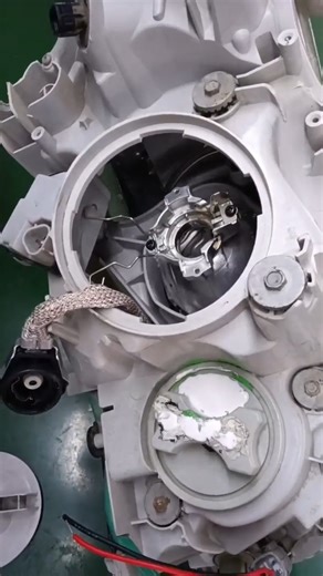 Watch How to install D2S/D4S Hid Headlight Bulbs on Amazon Live