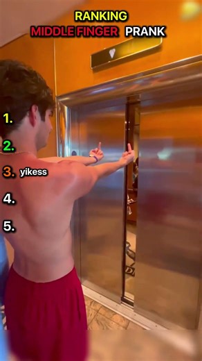 Ranking middle finger prank 🤣