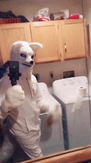 This is why I don’t drink water that much..(I do though 😂) #partialsuits #furries #furryfandom #whitewolf