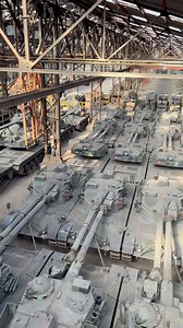 I infiltrated an abandoned military hangar and found over 100 tanks inside | Okos