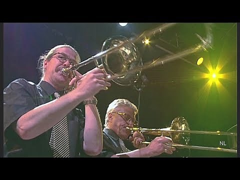 JAMES LAST - Medley: Besame Mucho / A Gay Ranchero / Volare