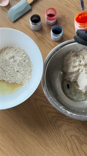 🎉I’m giving away a detailed guide: “How to make 4 colors of macarons from a single batch of batter!” To receive it, simply message me the word “Guide” and I’ll send it to you in a direct message! 🤗✅ Visit @macaron_by_elena for my ebooks p It’s been a while since I watched macarons rising in the oven. My favorite process—seeing them grow and develop beautiful feet. acked with helpful tips and tricks to ensure success when making macarons! You’ll learn how to make macarons using Italian meringue