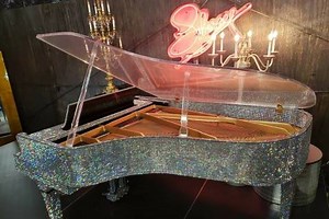 Liberace’s crystal piano in play for Lady Gaga’s Vegas return