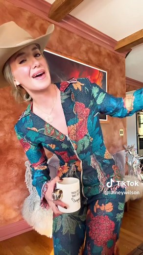 Lainey Wilson Live Performance Highlights