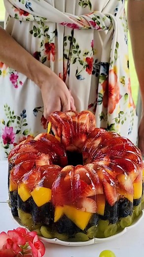 Delicious Layered Fruit Jello Cake Recipe