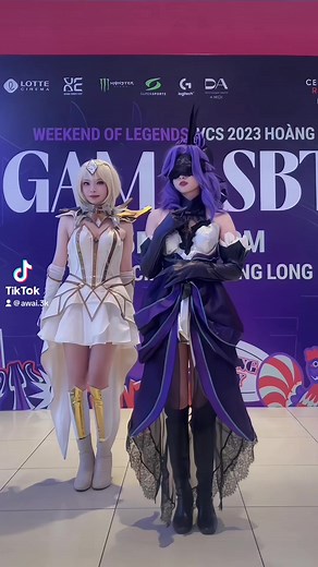 29K views · 849 reactions | Múa quạt cổ vũ cùng Syndra và Lux nàoo Xori  #vcs2023 #cosplay #lienminhhuyenthoai #syndrahongtanphai #luxthapdainguyento #vcshoanghon | Awai tiểu quỷ | Facebook