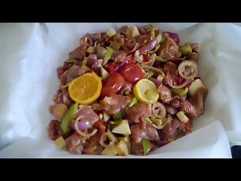 Γκιούλμπασι με τρία κρέατα με γραβιέρα στην λαδόκολλα ένα ζουμερό πεντανόστιμο φαγητό.!