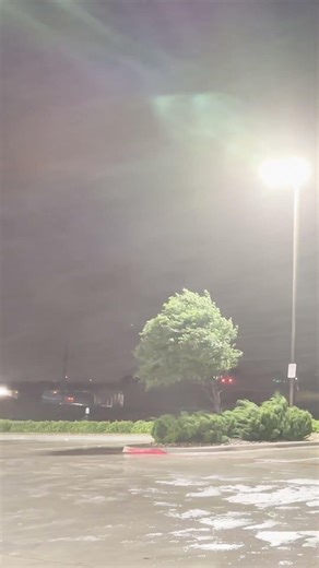 TOTALLY WILD! Near Horizontal Wind And Rain During Texas Thunderstorm