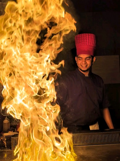 Dinner here isn’t just a meal - it’s a full show 🔥🍣👨‍🍳 📍550 Wellington St W, Toronto If you’re looking for a fun dinner experience in Toronto, this hibachi teppanyaki spot brings the heat with chefs cooking right in front of you, fire tricks, and nonstop table-side entertainment. The energy here is unreal. What we ordered: 🔥 Two-protein teppanyaki (chicken shrimp) served with fried rice, veggies & miso soup 🍣 Salmon Supreme sushi 🍗 Karaage chop Perfect for date nights, group dinners, or