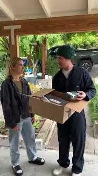 This woman made this man's day 💜📦He was very grateful!