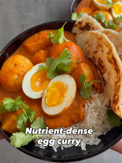 Nutient-dense recipe inspo incoming! 👀🌶️🍛 This delicious egg curry from @wholefoodwarrior is one to add to your list. Ingredients (serves 4) 6 British Lion eggs 1 onion & 1 large carrot peeled 1/2 a pepper 2 cloves of garlic, peeled Ginger, peeled 1 tin of chopped tomatoes 1 tin of Coconut milk Spices: 1 tbsp of curry powder 1/2 a teaspoon of turmeric 1 tsp of cinnamon/ ground coriander 1 tbsp of butter #britishlioneggs #eggcurry #recipeideas#eggrecipes
