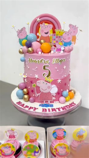 peppa pig cake🐷 | Vina&Vira - The TwinBakers