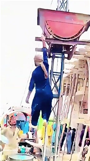 【緊迫の現場】 建設現場の高所作業とリフトの運用 #worker #process #construction #heavyequipment
