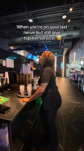 definiton of what being a Serverbae is like - 5 star service no matter WHAT. 🌟 🎥: @kpotarlington (via TikTok)⁠ ⁠ #server #serverlife #waitress #restaurantlife #serverproblem #serviceindustry #bartender | TRULY TAY