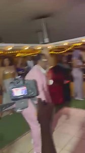 Papa Molière, le Grand Nyawu est un sacré numéro 😂 Vidéo prise le vendredi au mariage de son neveu en Afrique du Sud. | Jean Pierre Kayembe Tatu