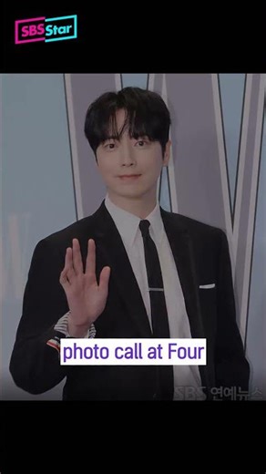 Lee jun-hyuk Serves Major Charm With a Simple Wave