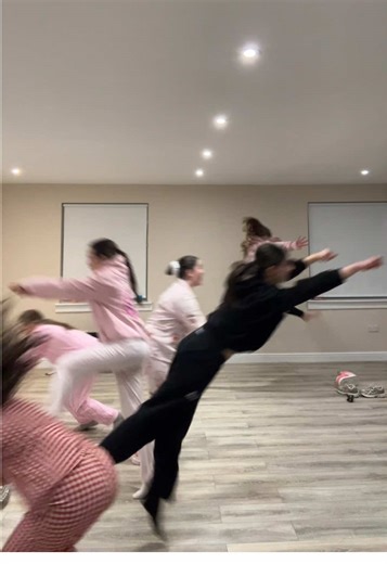 When they chose their own content to make 👀😂✈️ #withoutyou #teengirls #girlsgroup #pkp #pinkkeyproject