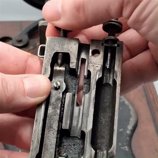 Singer 12 - Remove and Replace Face Plate