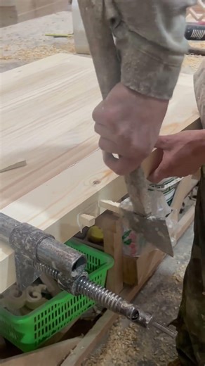 Ancient-style solid wood doors, factory video