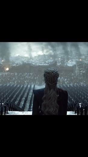 Queen Daenerys: Mother of Dragons in King's Landing