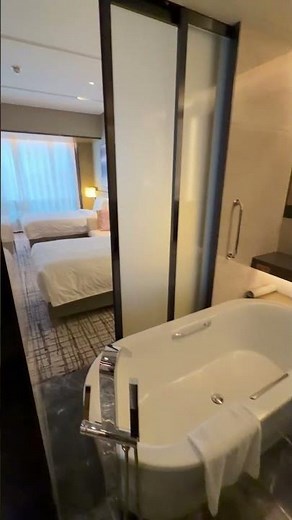 Crowne Plaza Shanghai Pujiang 5 star hotel quick room tour