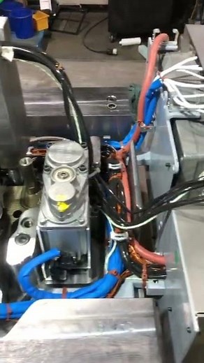Hot runner assembly for injection mold