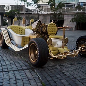 8.8K views · 24 reactions | Dacă ați putea alege doar una dintre aceste 3 modele unice de mașini, care ar fi aceea? Urmăriți un nou episod ”Mașini la comandă” în seara aceasta la 21:00. | Discovery România | Facebook