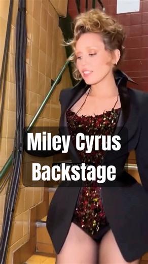 Miley Cyrus Backstage Before The Show 😵‍🔥 | #shorts #mileycyrus